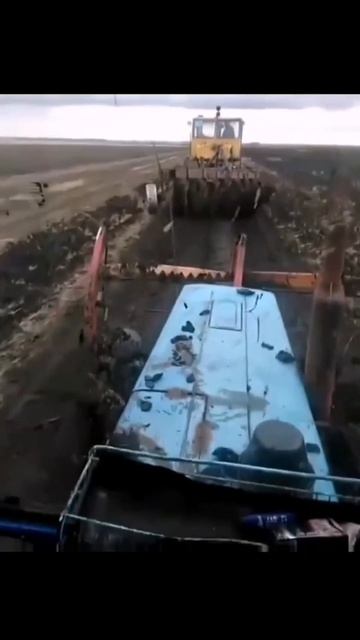 Когда трактор сломался, но ты накатил 0,25 #мтз #сломался смотреть онлайн