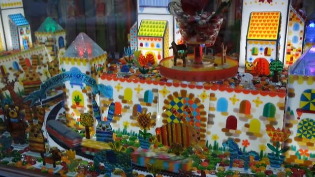 2015 04 30 Витрина карамельного магазина во Львове 17 28 16