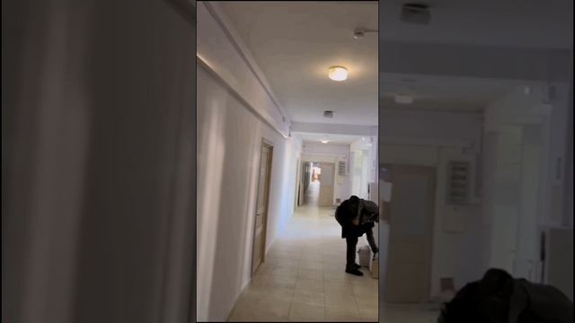 Сделали новую электрику в кабель каналах в офисных помещениях. смотреть онлайн