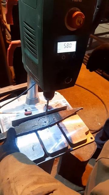 сверлильный станок Bosch. смотреть онлайн