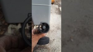 Краскопульт электрический,булькает в банку с краской,