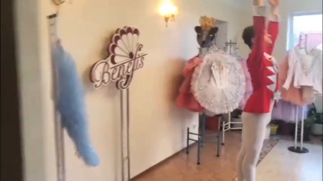 Балетный костюм Принц Щелкунчик Кукла P 0201 смотреть онлайн