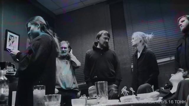 Бонд с кнопкой - Кухни смотреть онлайн