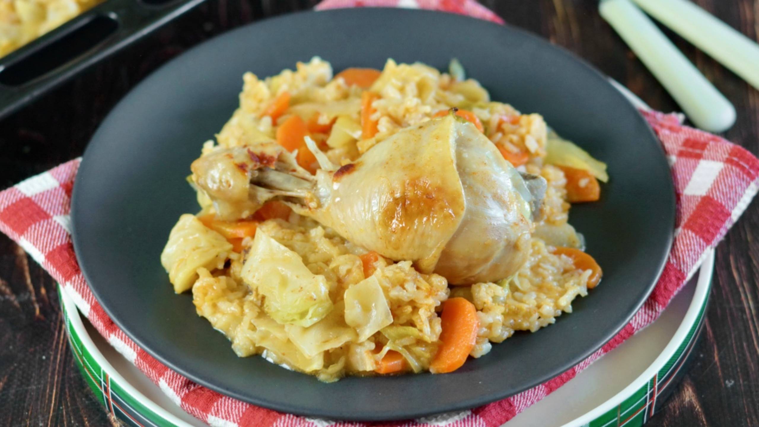 Курица с капустой и рисом в рукаве - запекаем в духовке и угощаем вкусным обедом смотреть онлайн