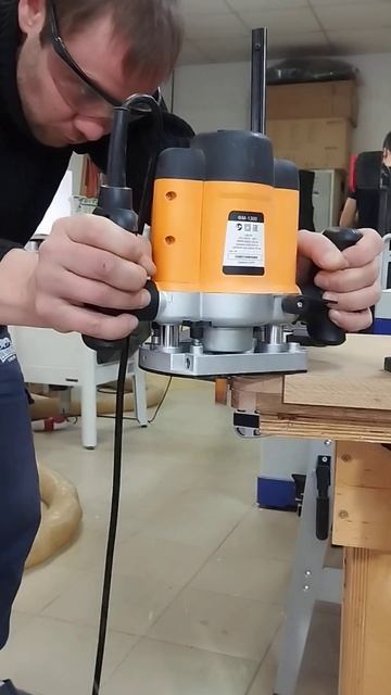 Работа погружным фрезером, в исполнении моего ученика смотреть онлайн