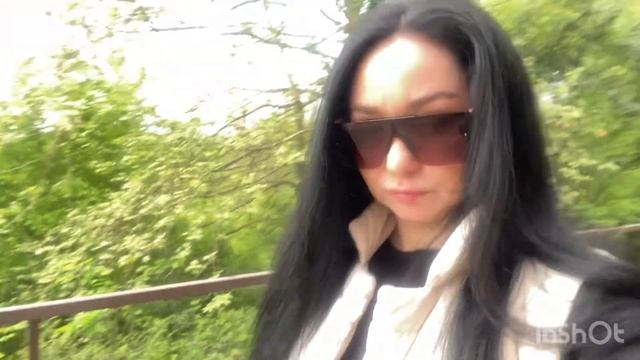 Вышла в магазин  и в парк возле дома #влогикаждыйдень #?