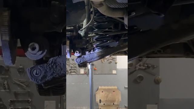 Замена задних пружин SsangYong New Actyon#automobile#ремонтавто #авт смотреть онлайн