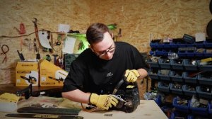 Течёт масло из бензопилы?  Разберём основные причины и