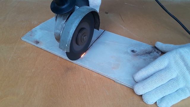 Как резать плитку болгаркой смотреть онлайн