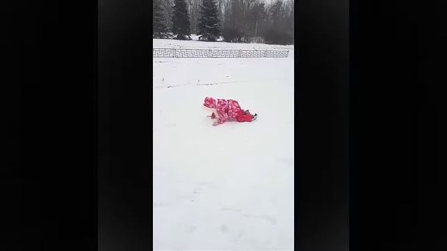 ИГРАЕМ В СНЕЖКИ)😀😋😋 смотреть онлайн