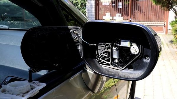 Ремонт правого зеркала Honda