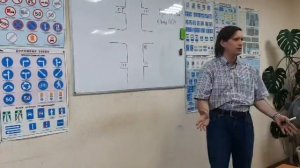 Предписывающие знаки (движение прямо).