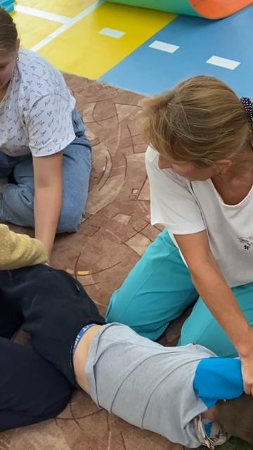 Перекрестная гимнастика при #дцп спортивная школа #особенныедети #celebralpalsy