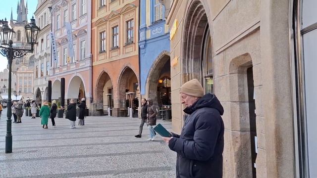 Витрина магазина / Прага 6 апреля 2025 смотреть онлайн