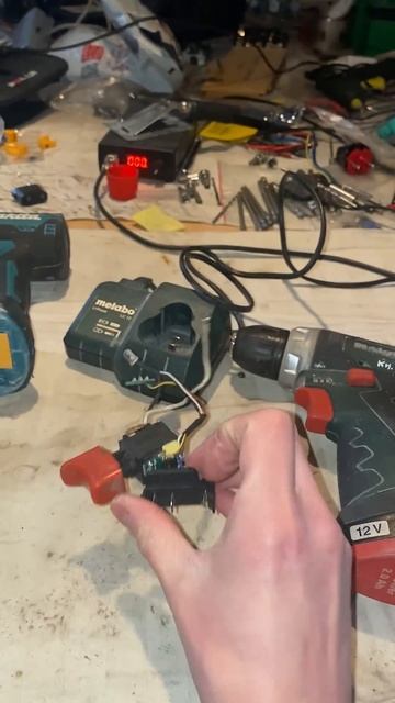 Ремонт шурупокрута Metabo PowerMaxx, заміна кнопки оригігал. # смотреть онлайн