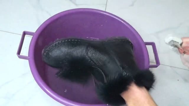 Как ПОЧИСТИТЬ,помыть ЗАМШЕВУЮ обувь! СЕКРЕТНЫЙ СПОСОБ смотреть онлайн