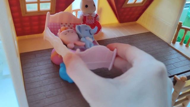 Распаковка сильваниан фэмилис мебель для домика Playfull