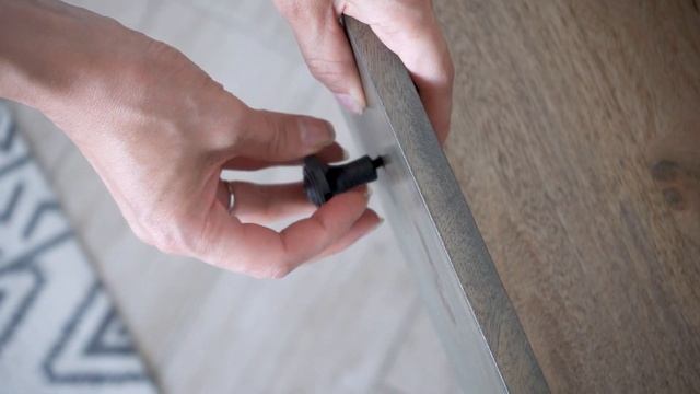 Тумбочка прикроватная из массива, АЛЬРИК ГРЕЙ с полко? смотреть онлайн