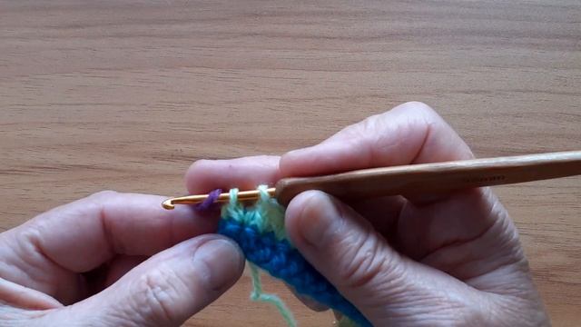 Узор крючком для коврика ,дорожки.Всего 1 ряд и 3 цвета.