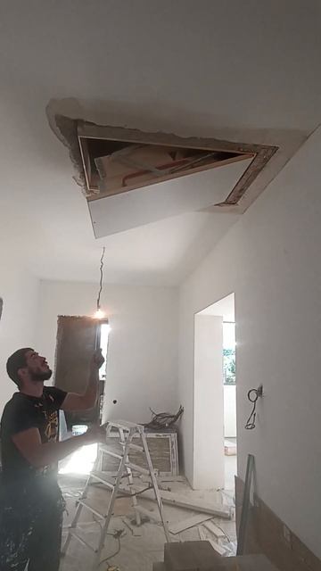 устанааливаем чердачную лестницу