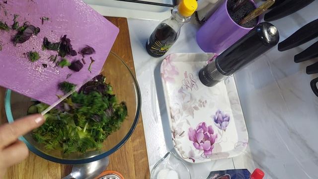 Безумно вкусные Огурцы закусочные в пикантной заливке смотреть онлайн