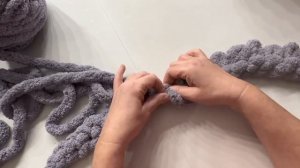 Как связать плед без спиц и крючка