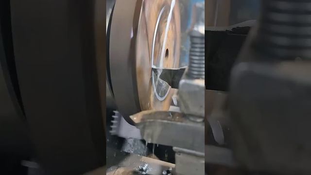 Как вырезать шайбу с большой толщины металла. смотреть онлайн