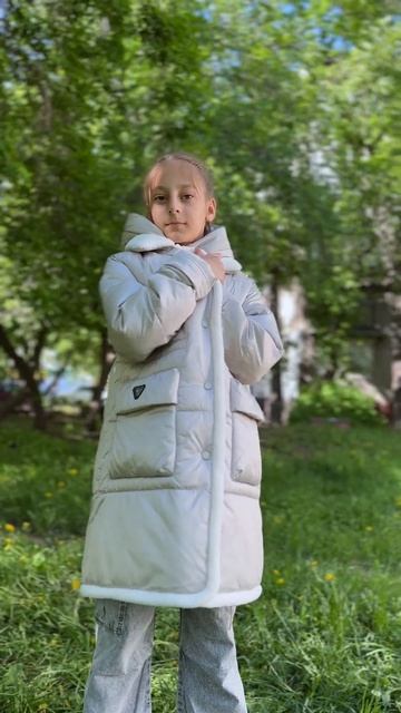 Зимнее пальто для девочки Happy Snow смотреть онлайн