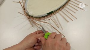 Рамка для зеркала. / Бумажная лоза .