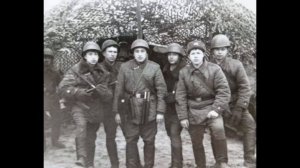 ГСВГ. Вот застыл батальон в строю, вновь друзей я своих
