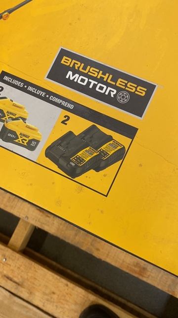 Деволт / DeWALT Tools #инструмент #usa #tools #milwaukeetools #dewalt смотреть онлайн