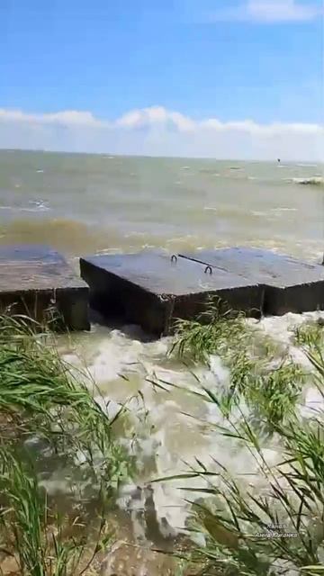 Погода в Таганроге, Азовское море штормит. 19.05.2025 г. смотреть онлайн
