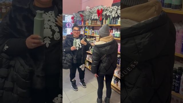 Подарочные наборы на Привозе. Магазин косметики. Одес? смотреть онлайн