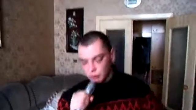 Бритый и микрофон