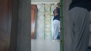 трюки для 2 на шведской стенки