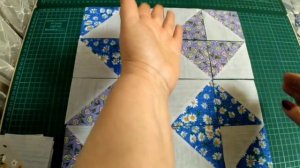 Сидушка на стул в стиле Пэчворк.