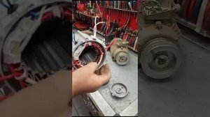 Электродвигатель от сверлильного станка.