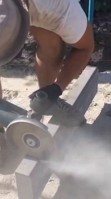 Резка бордюра болгаркой смотреть онлайн