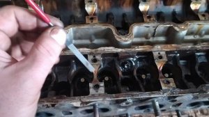 Не вытаскивается клапан из ГБЦ. Что делать