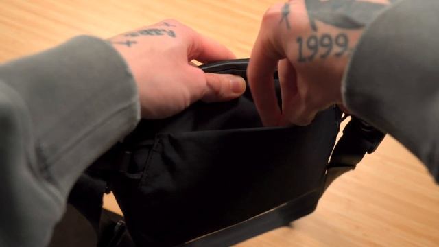 Обзор слинг-сумки ALPAKA Flight Sling 1L