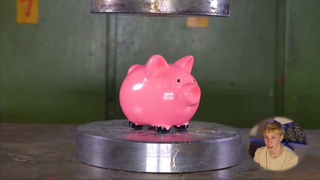 Гидравлический пресс против 100 БАТАРЕЕК ! смотреть онлайн