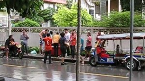 Стянули трусы в центре Бангкока)