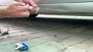 Выпрямление вмятины на пороге авто обратным молотком