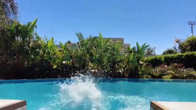 Седокова в купальнике.