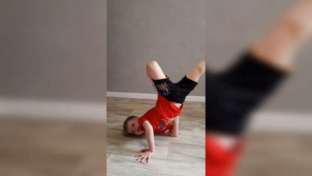 Костюмы летние для мальчиков (Амонг Ас, Хагги Вагги) смотреть онлайн