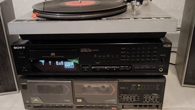 Vinil vs CD. Винил против CD. Что играет лучше? 1 или 2 вариант смотреть онлайн
