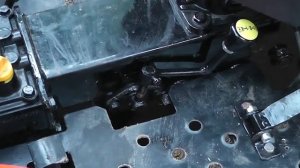 Рычаги на МТ 180 Д .