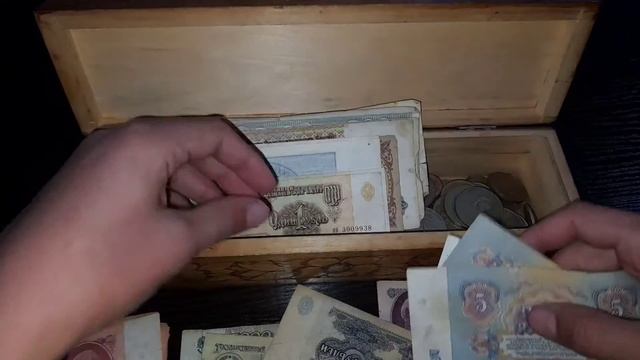 Нашёл какой-то странный ящик смотреть онлайн