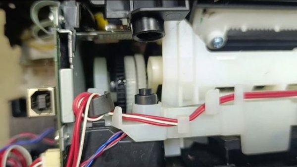 Canon g3411 безумно трещит и вываливается в ошибку.