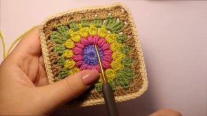 Бабушкин квадрат крючком с цветком в центре. Круг впис